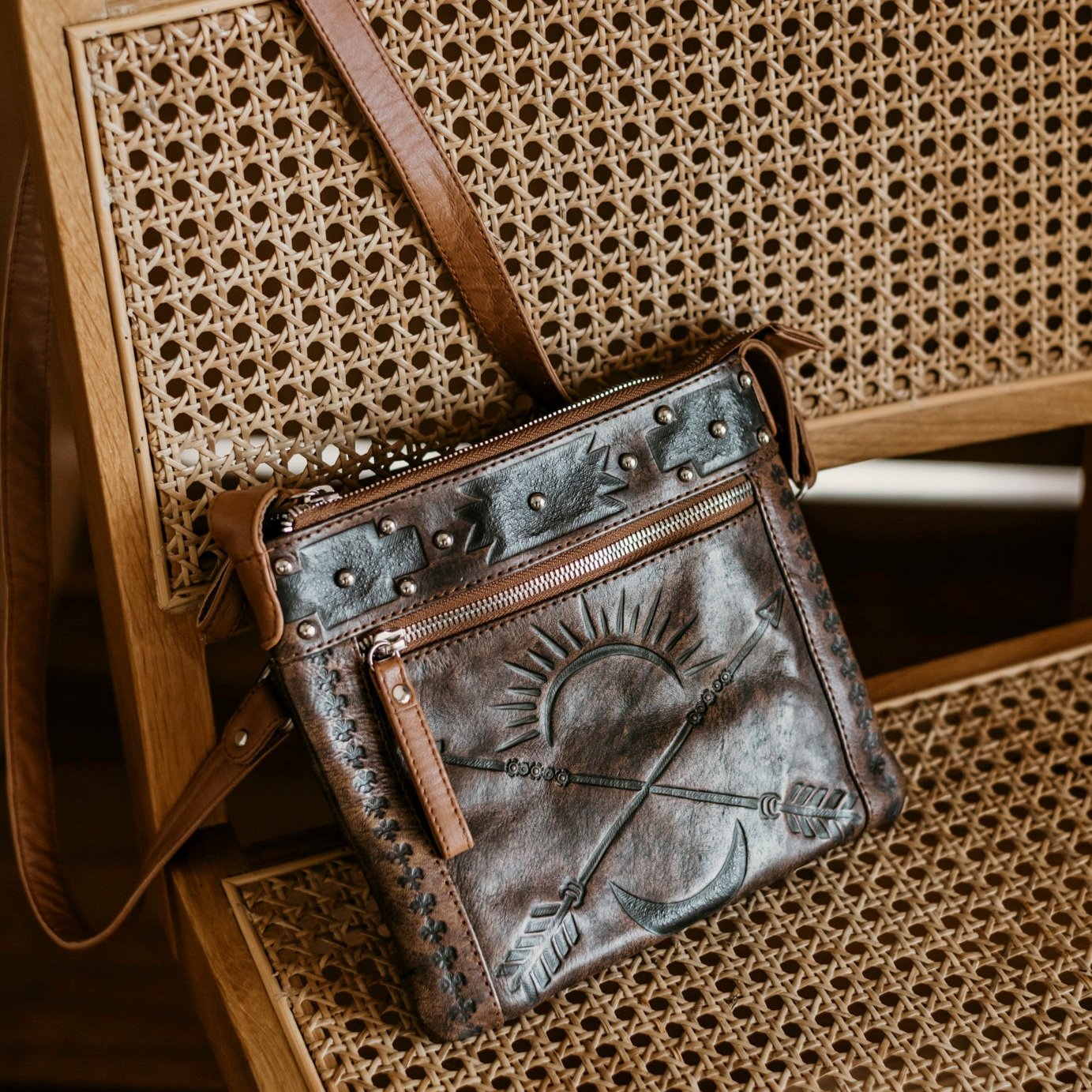 Nomada Crossbody Leather Bag