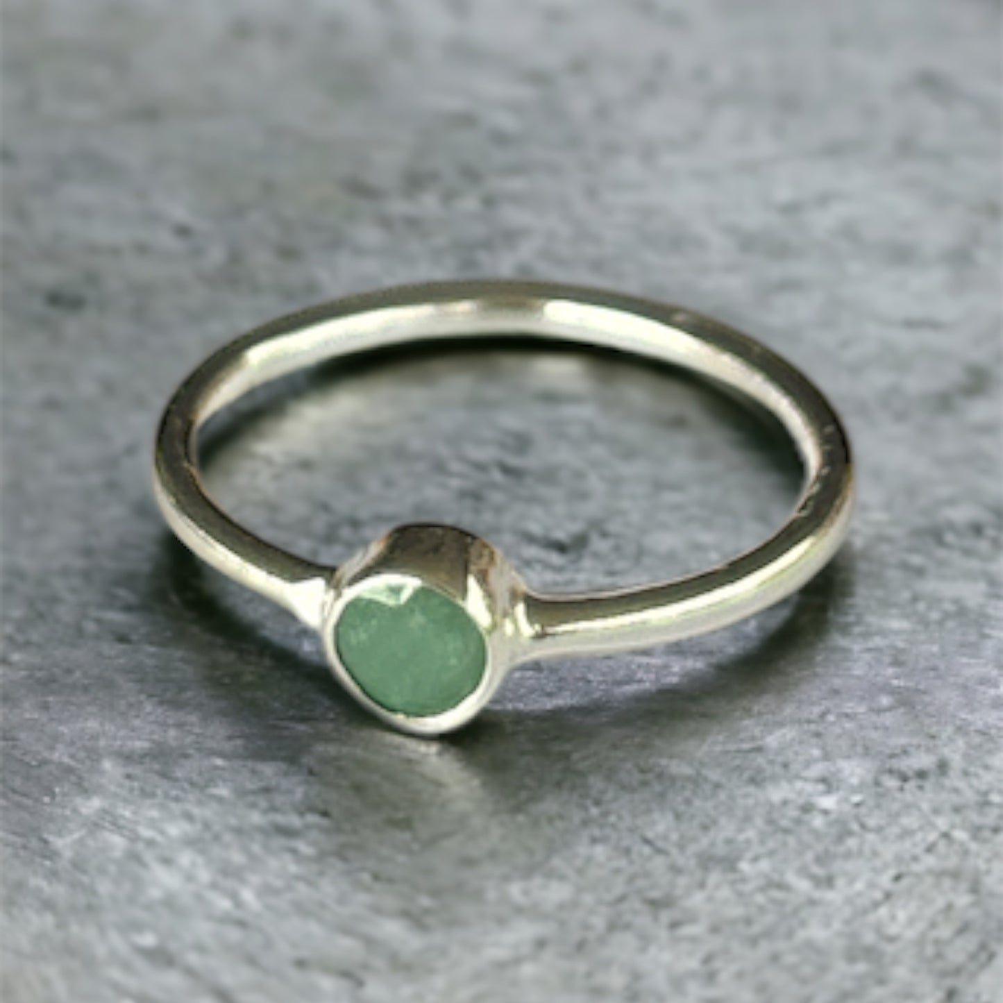 Emerald sterling silver ring