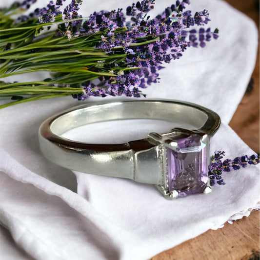 Vintage style Amethyst sterling silver ring