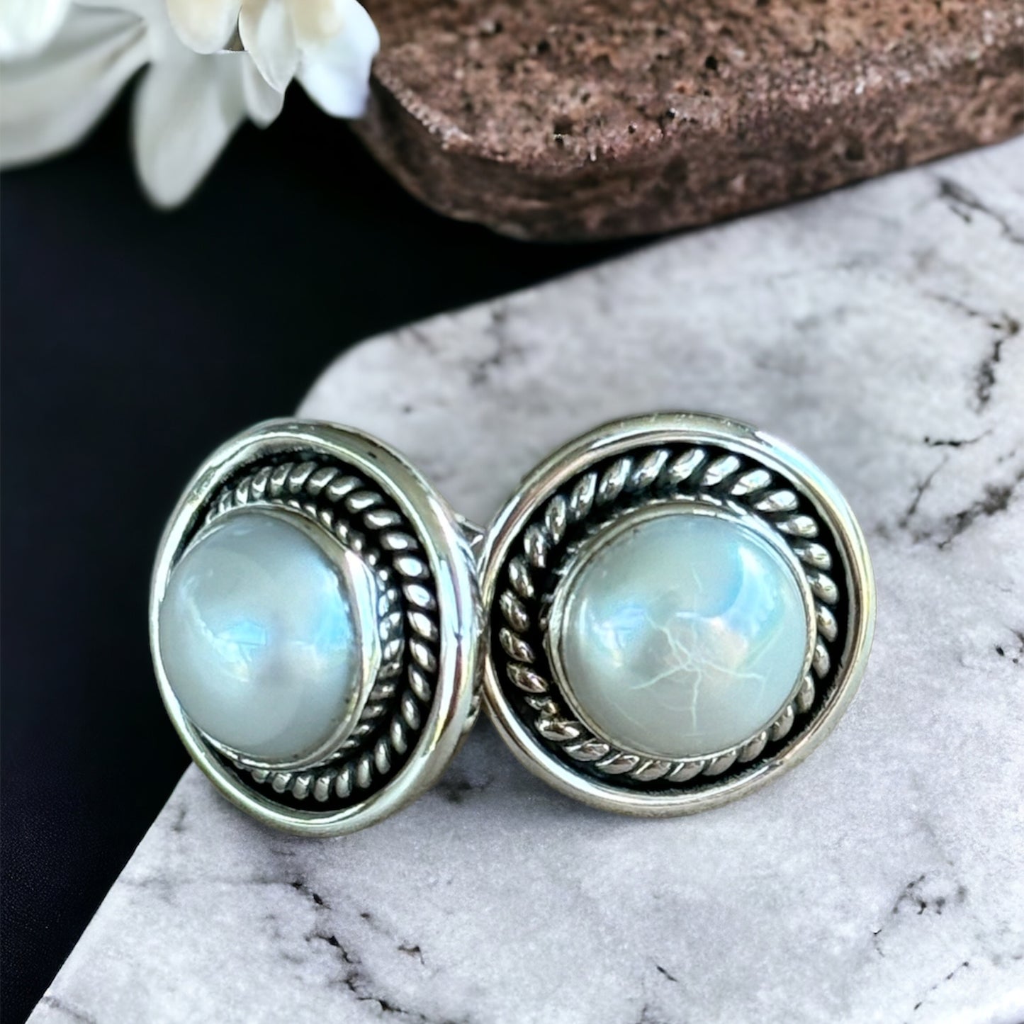 Pearl round silver studs